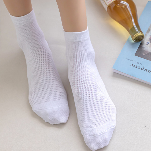 <class="nakText"><B>#NAKMADE。</b>采用网布材质的袜子，让双脚保持舒适